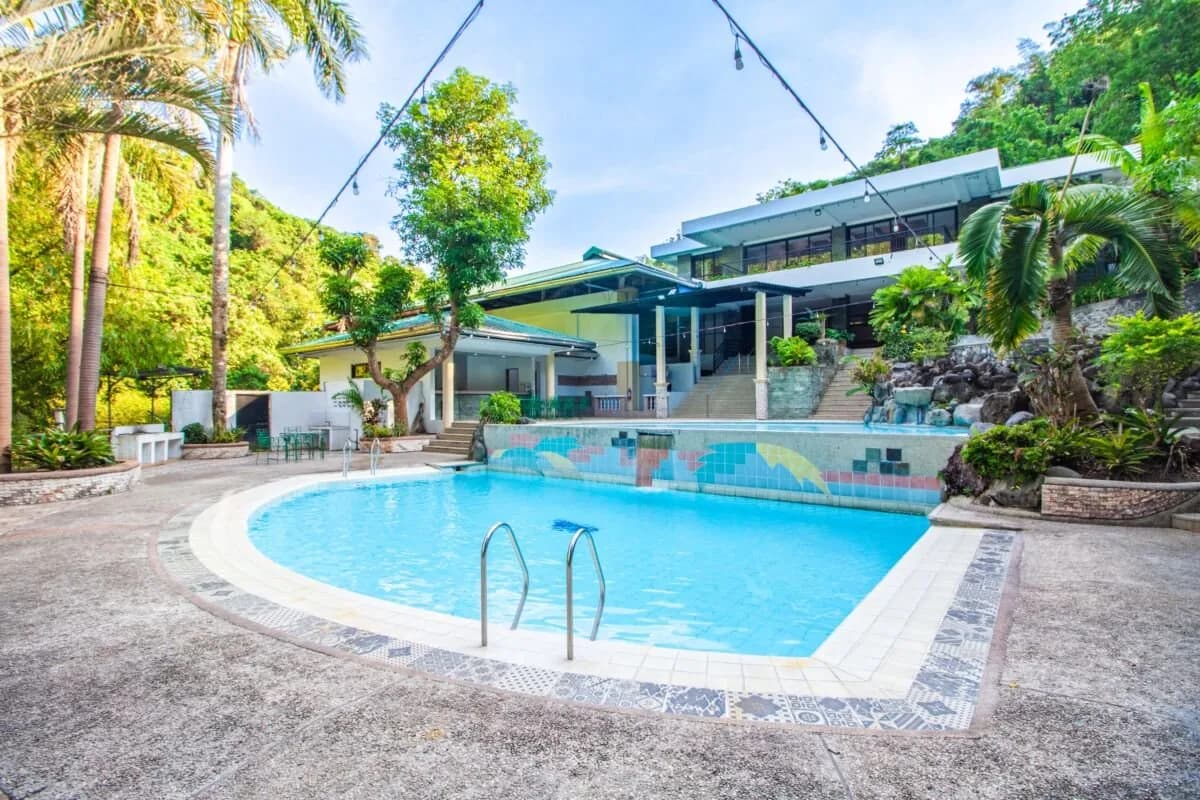 Laguna Hills Swimming Pool